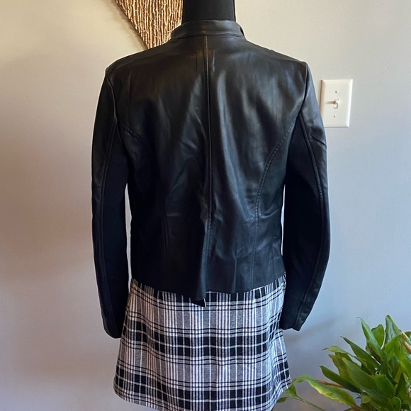 Black and White Plaid Mini Skirt with Attached Belt - Picture 9 of 10